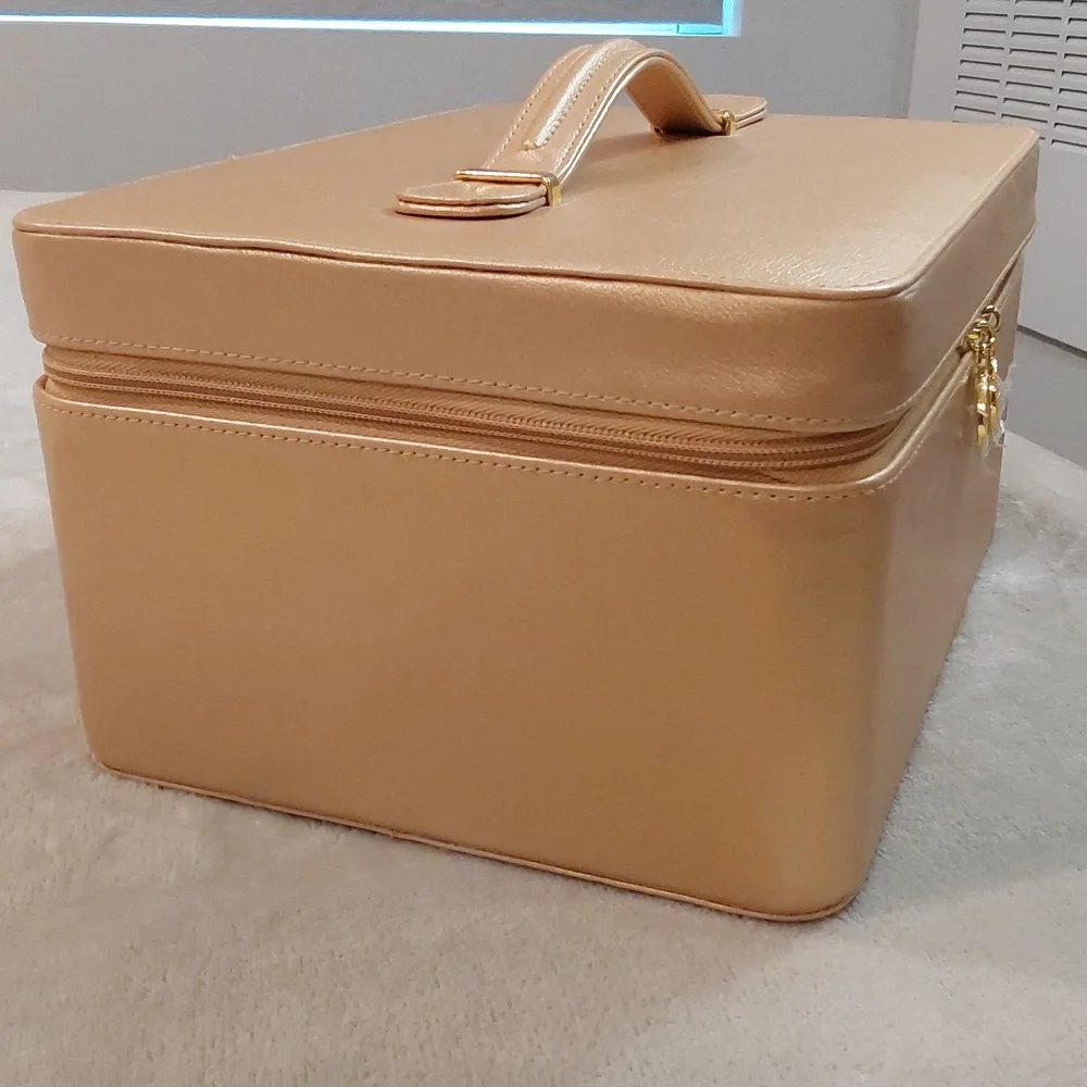 Vintage Gold Estee Lauder Makeup Storage Box Travel Box Red Interior - Picture 7 of 16